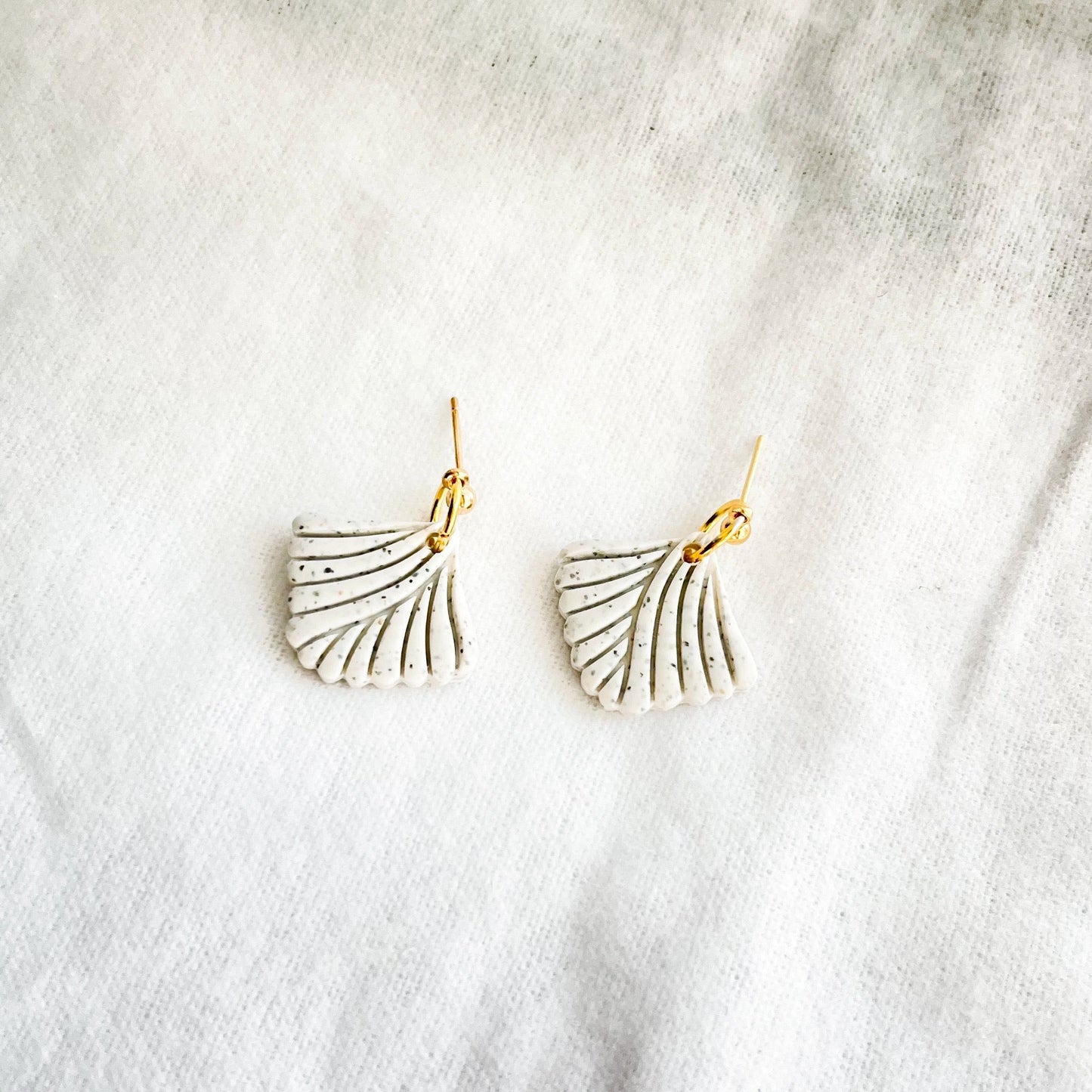 Shelley Dangles